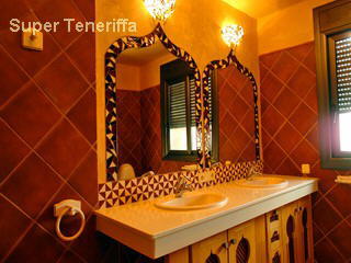 Teneriffa Luxusvilla Anais Roja Teneriffa Sued. Das Badezimmer 2